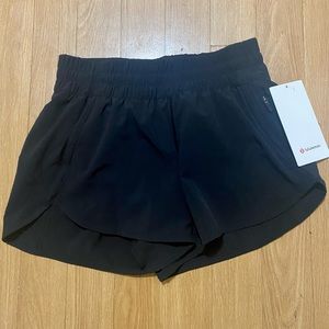 NWT Lululemon Tracker Shorts 4”